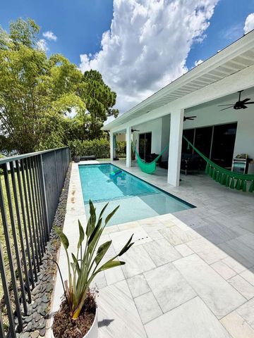 120 SARATOGA Boulevard W, Royal Palm Beach, FL 33411
