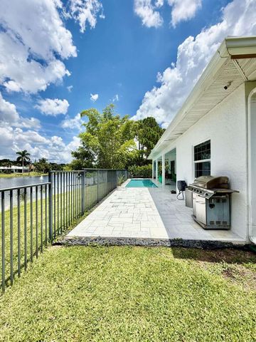 120 SARATOGA Boulevard W, Royal Palm Beach, FL 33411
