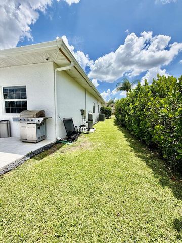 120 SARATOGA Boulevard W, Royal Palm Beach, FL 33411