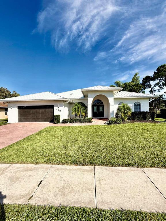 120 SARATOGA Boulevard W, Royal Palm Beach, FL 33411