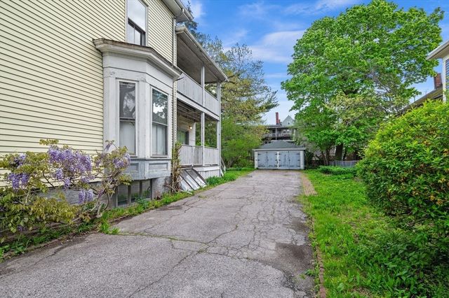 106 Ellery St, Cambridge, MA 02138