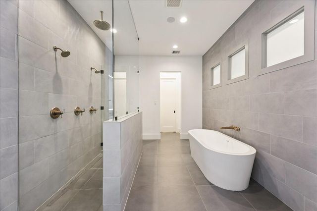 240 Birdsall Street, Houston, TX 77007