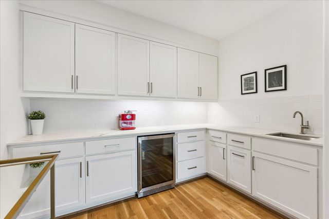 240 Birdsall Street, Houston, TX 77007