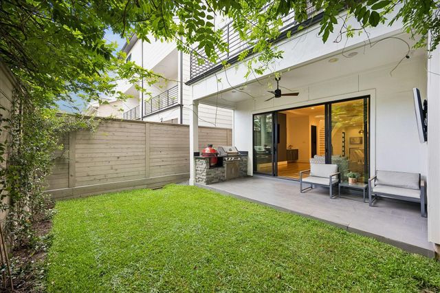 240 Birdsall Street, Houston, TX 77007