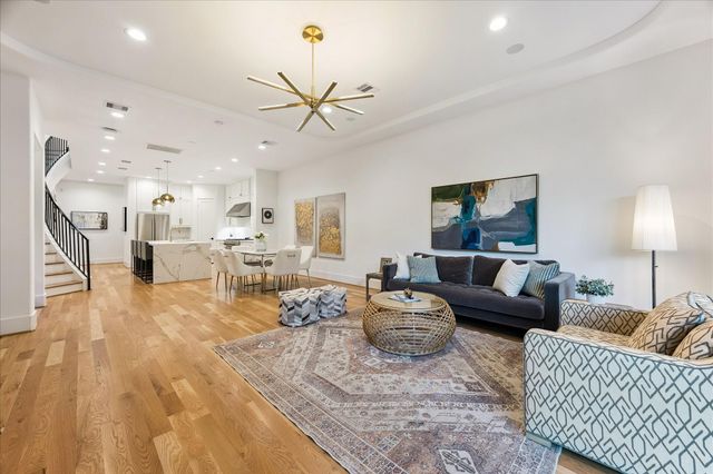 240 Birdsall Street, Houston, TX 77007