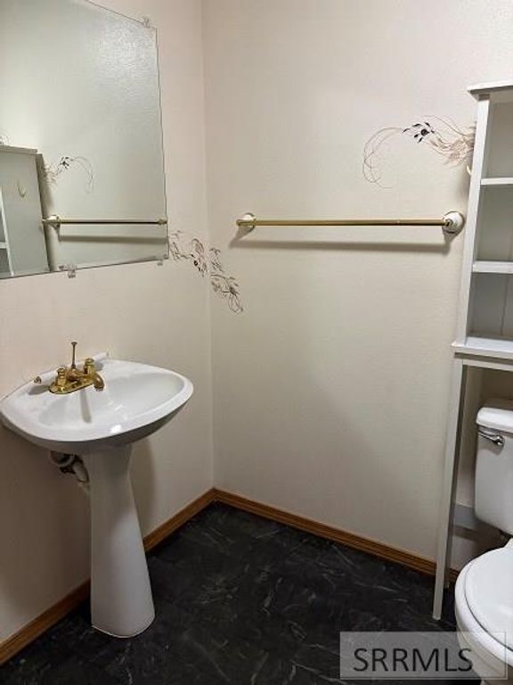 Image 25 of property listing at 2412 S St Clair Avenue # 10, Idaho Falls, ID 83404