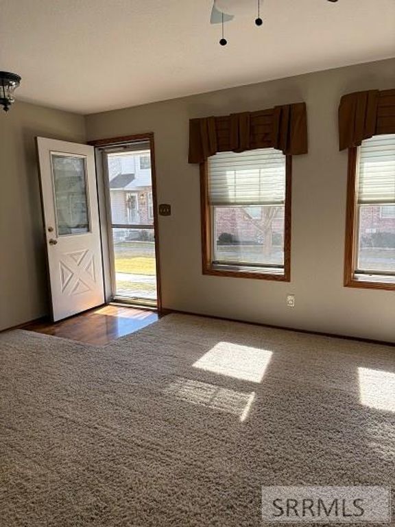 Image 3 of property listing at 2412 S St Clair Avenue # 10, Idaho Falls, ID 83404