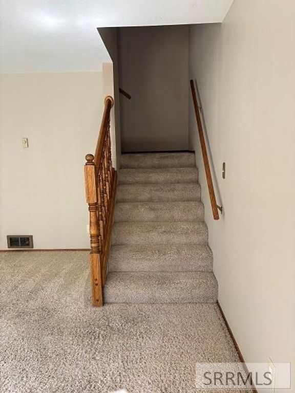 Image 5 of property listing at 2412 S St Clair Avenue # 10, Idaho Falls, ID 83404