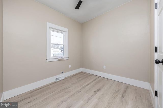 581 N BROADWAY, Deepwater, NJ 08023