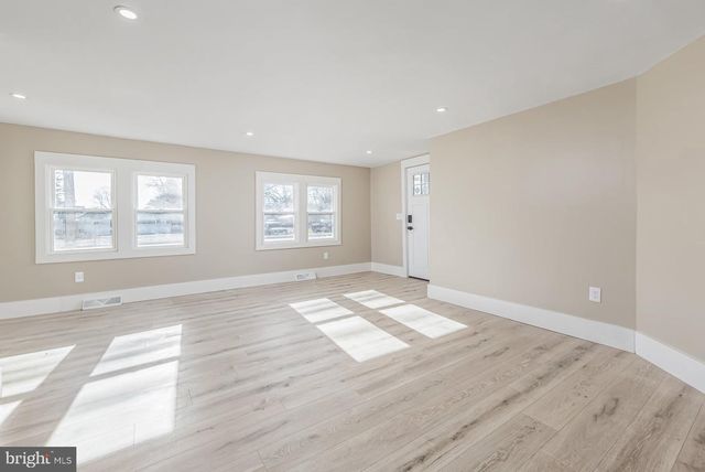 581 N BROADWAY, Deepwater, NJ 08023