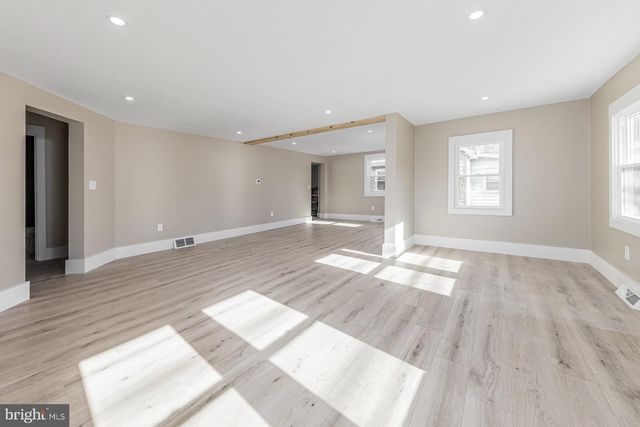 581 N BROADWAY, Deepwater, NJ 08023