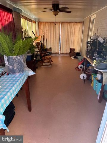 1716 QUARTER AVE, Capitol Heights, MD 20743