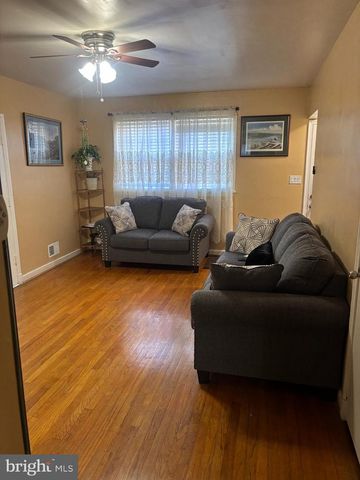 1716 QUARTER AVE, Capitol Heights, MD 20743