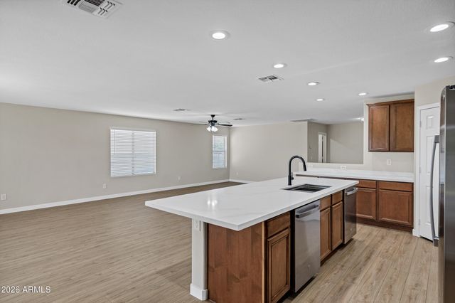 41192 N VINE Avenue, San Tan Valley, AZ 85140