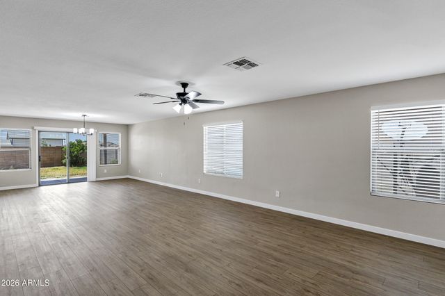41192 N VINE Avenue, San Tan Valley, AZ 85140