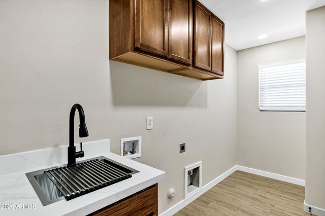 41192 N VINE Avenue, San Tan Valley, AZ 85140