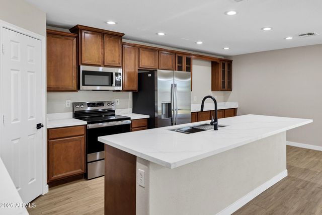 41192 N VINE Avenue, San Tan Valley, AZ 85140