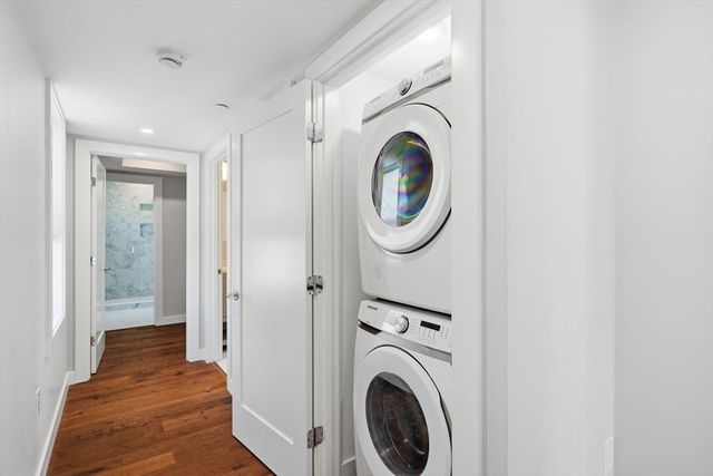 18-20 Crestway Rd PH5, Boston, MA 02128