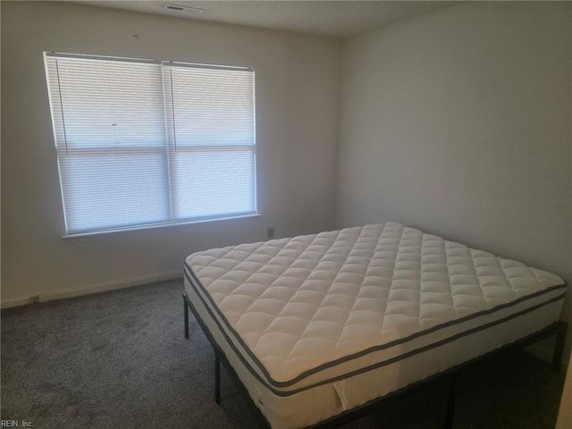 535 Pineland Cir Apt 302, Newport News, VA 23602