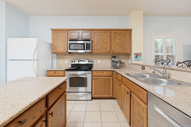 422 Weatherby Dr, Spring Branch, TX 78070