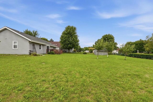 124 Small Farm ROAD, Mukwonago, WI 53149