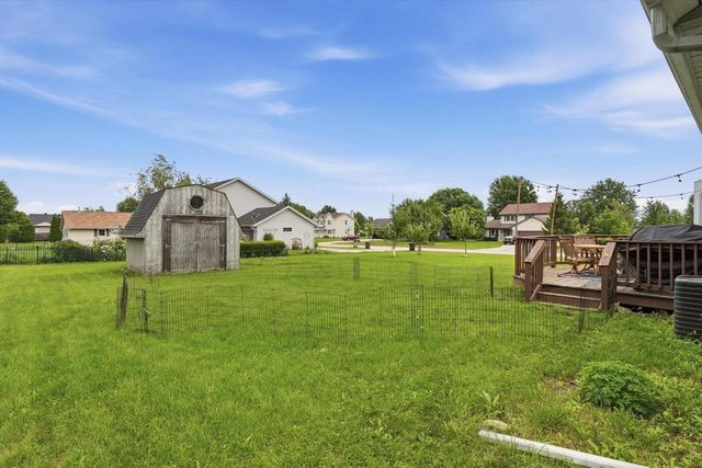 124 Small Farm ROAD, Mukwonago, WI 53149