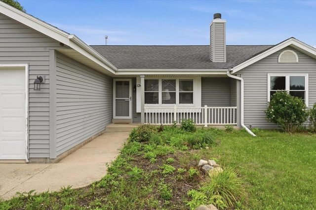 124 Small Farm ROAD, Mukwonago, WI 53149