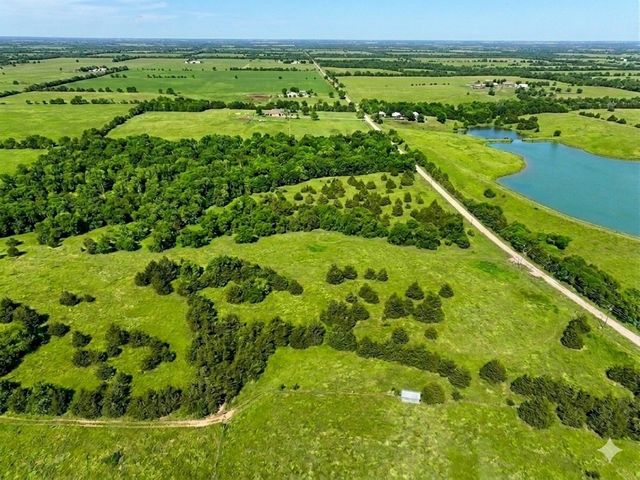 1967 County Road 2935 Road, Dodd City, TX 75438