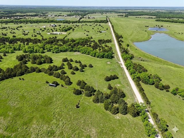 1967 County Road 2935 Road, Dodd City, TX 75438