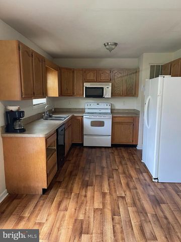 35 JUDGES CT, Inwood, WV 25428