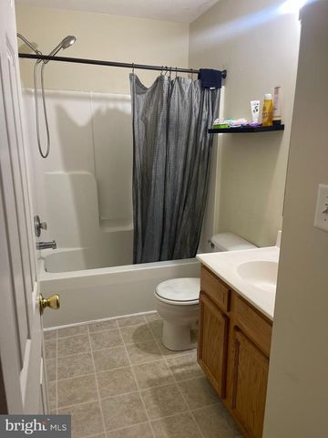 35 JUDGES CT, Inwood, WV 25428