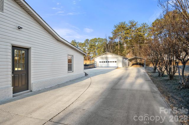 220 Valleybrook Lane, Troutman, NC 28166