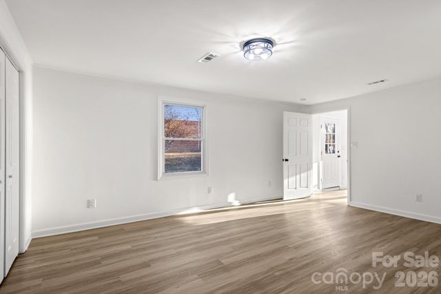 220 Valleybrook Lane, Troutman, NC 28166