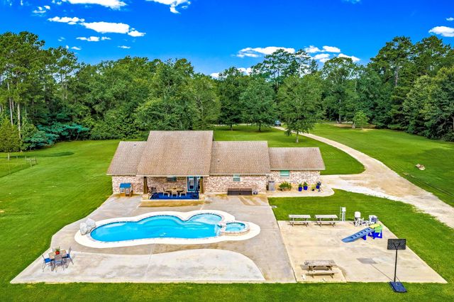 1109 Soda Loop E, Livingston, TX 77351