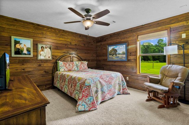 1109 Soda Loop E, Livingston, TX 77351