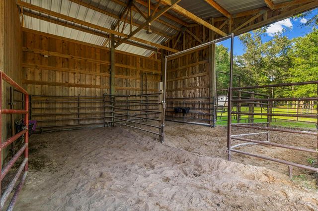 1109 Soda Loop E, Livingston, TX 77351