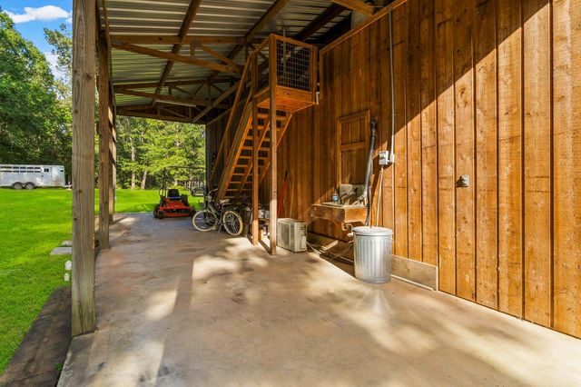 1109 Soda Loop E, Livingston, TX 77351