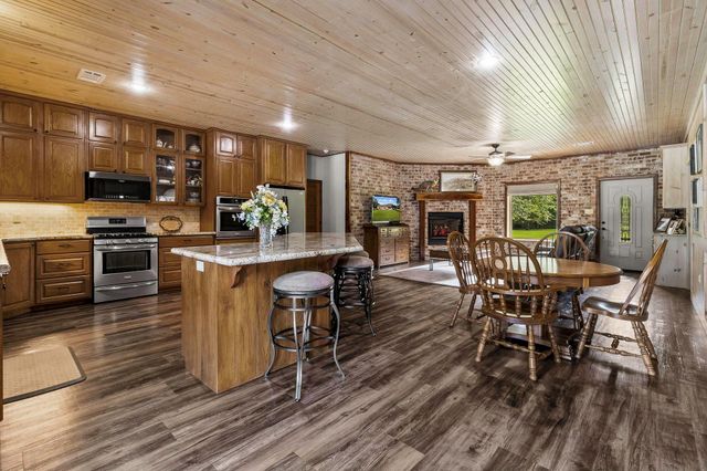 1109 Soda Loop E, Livingston, TX 77351