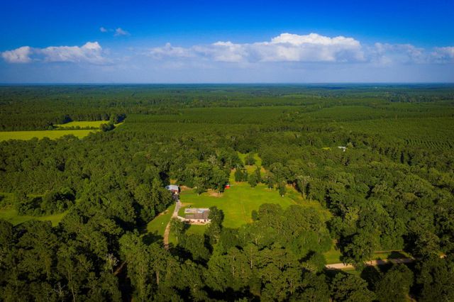 1109 Soda Loop E, Livingston, TX 77351