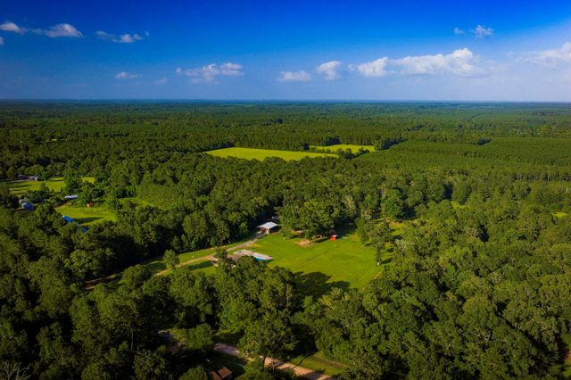1109 Soda Loop E, Livingston, TX 77351