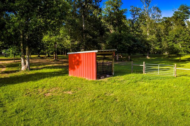 1109 Soda Loop E, Livingston, TX 77351
