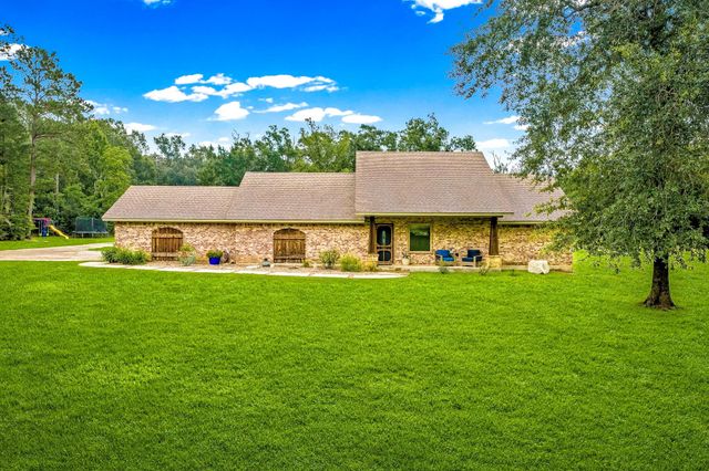 1109 Soda Loop E, Livingston, TX 77351