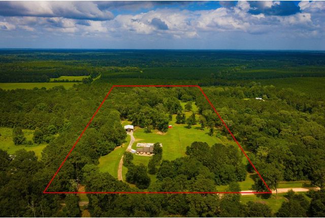 1109 Soda Loop E, Livingston, TX 77351