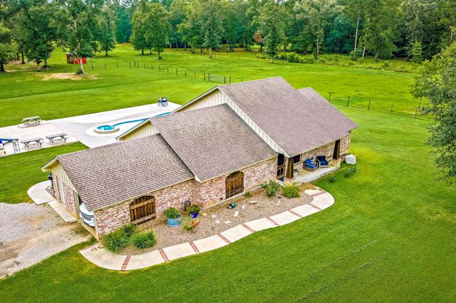 1109 Soda Loop E, Livingston, TX 77351