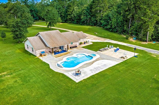 1109 Soda Loop E, Livingston, TX 77351