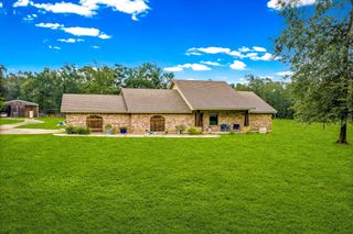 1109 Soda Loop E, Livingston, TX 77351