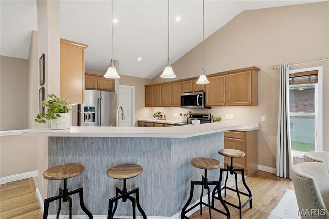 1676 W Highview Drive, Arnold, MO 63010