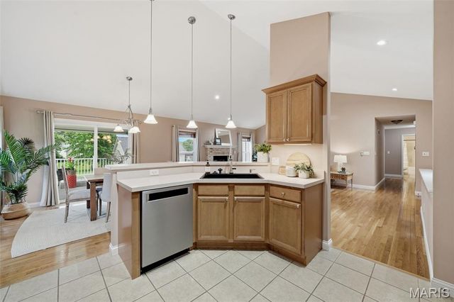 1676 W Highview Drive, Arnold, MO 63010