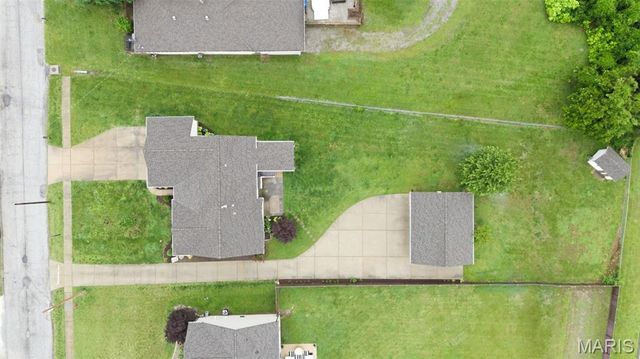 1676 W Highview Drive, Arnold, MO 63010