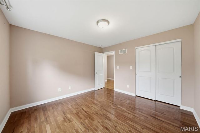 1676 W Highview Drive, Arnold, MO 63010